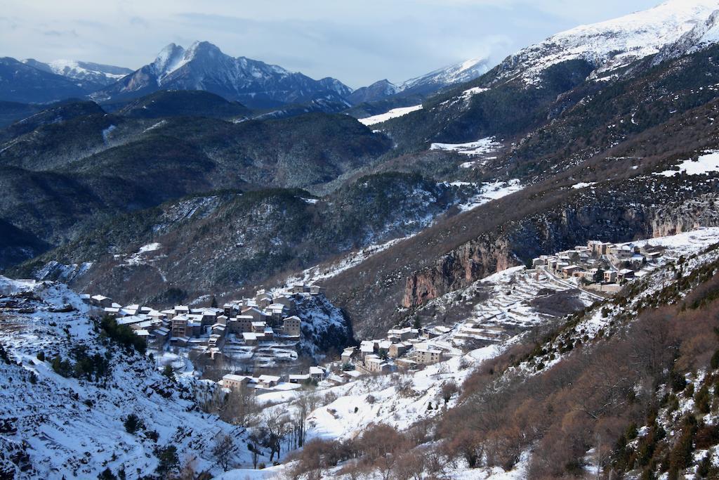 La Closa Vandrarhem Castellar De N'Hug Exteriör bild