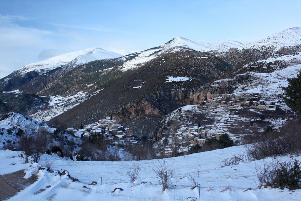 La Closa Vandrarhem Castellar De N'Hug Exteriör bild