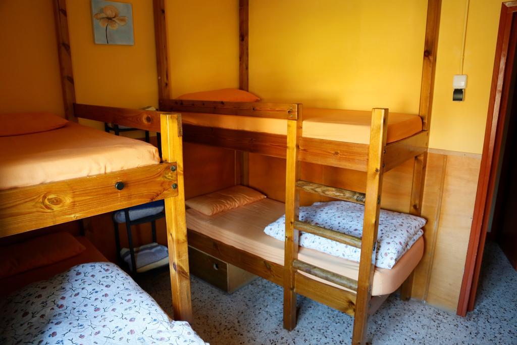 La Closa Vandrarhem Castellar De N'Hug Exteriör bild