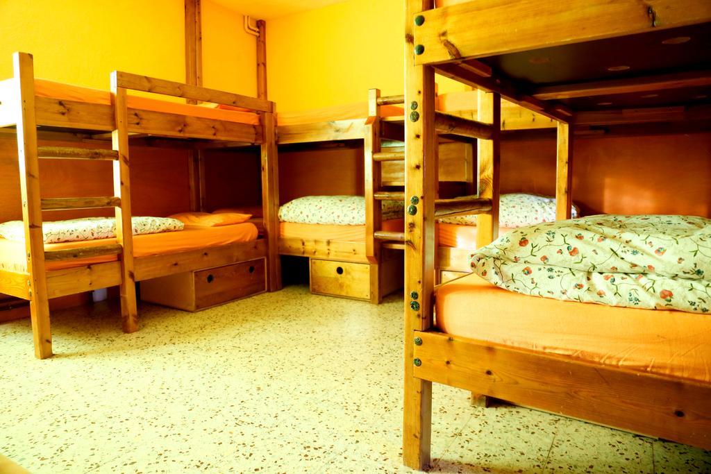 La Closa Vandrarhem Castellar De N'Hug Exteriör bild